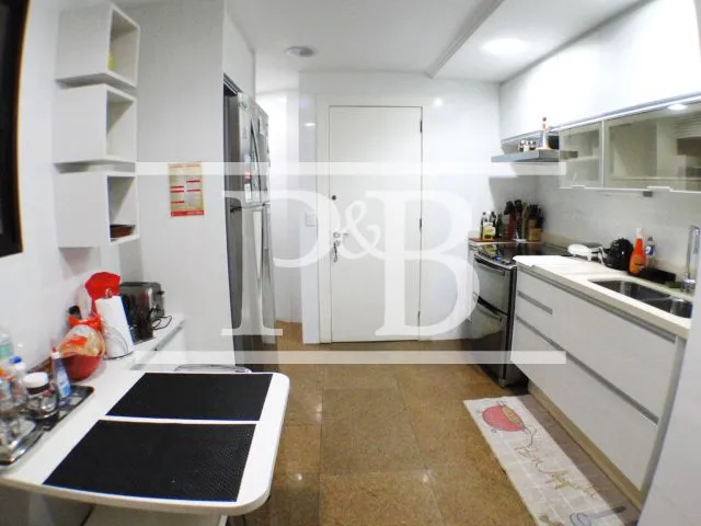 Apartamento com 3 dormitórios, 230 m² e varanda fechada — photo 29