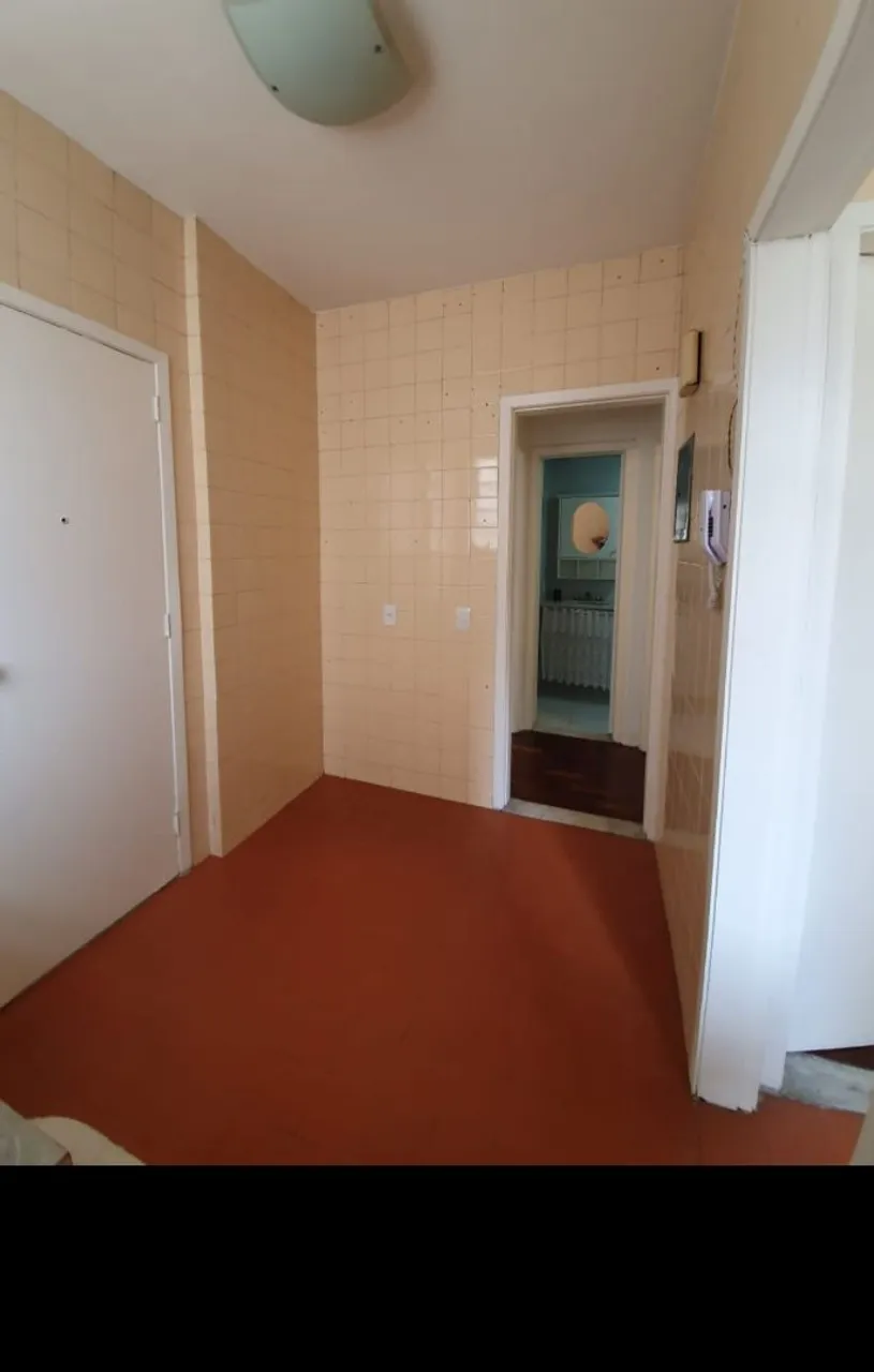 Wood or laminate floors in a one-bedroom apartment, 62 m² — photo 8