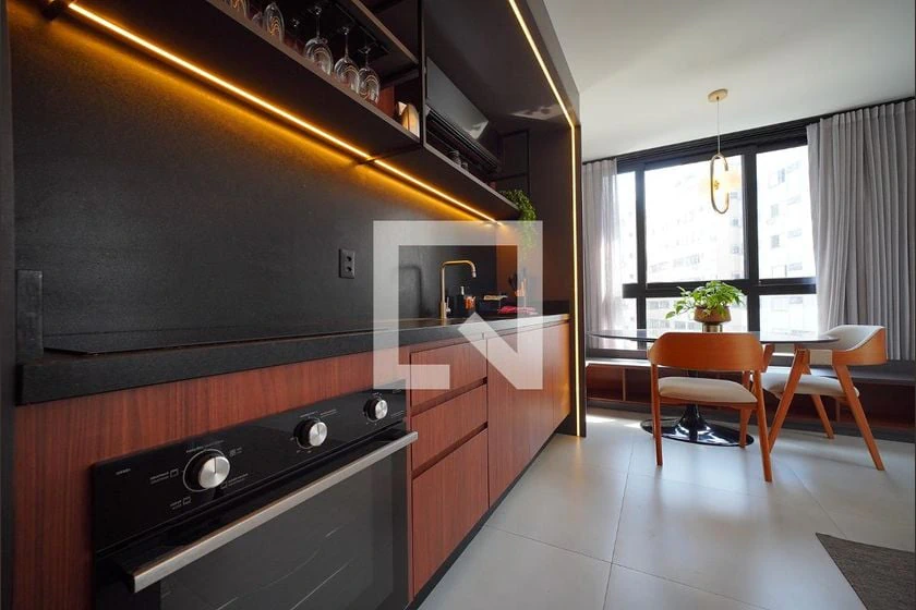 Furnished 1-bedroom apartment with open-plan kitchen — photo 5