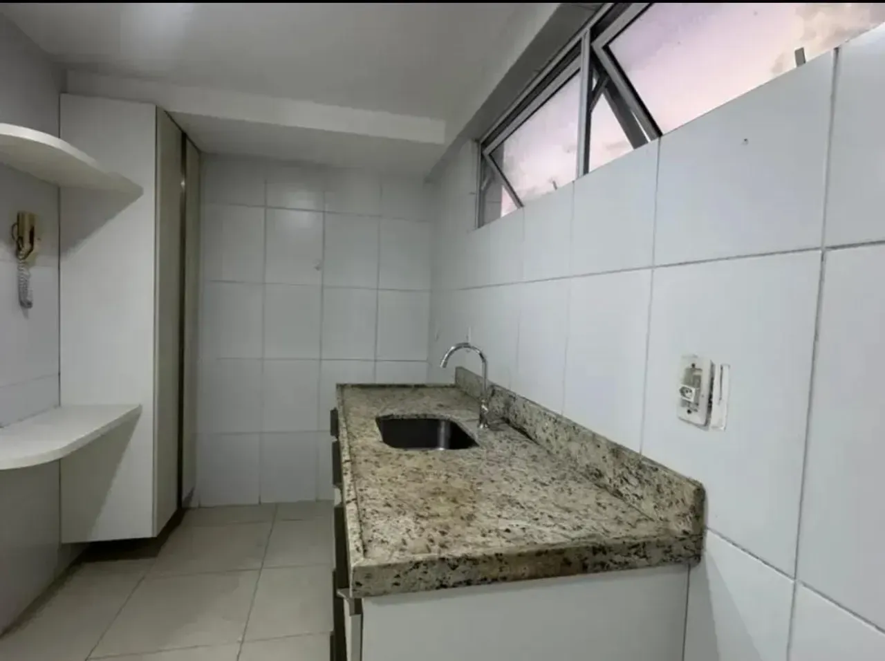 3-bedroom apartment in a building with a coworking space — photo 9
