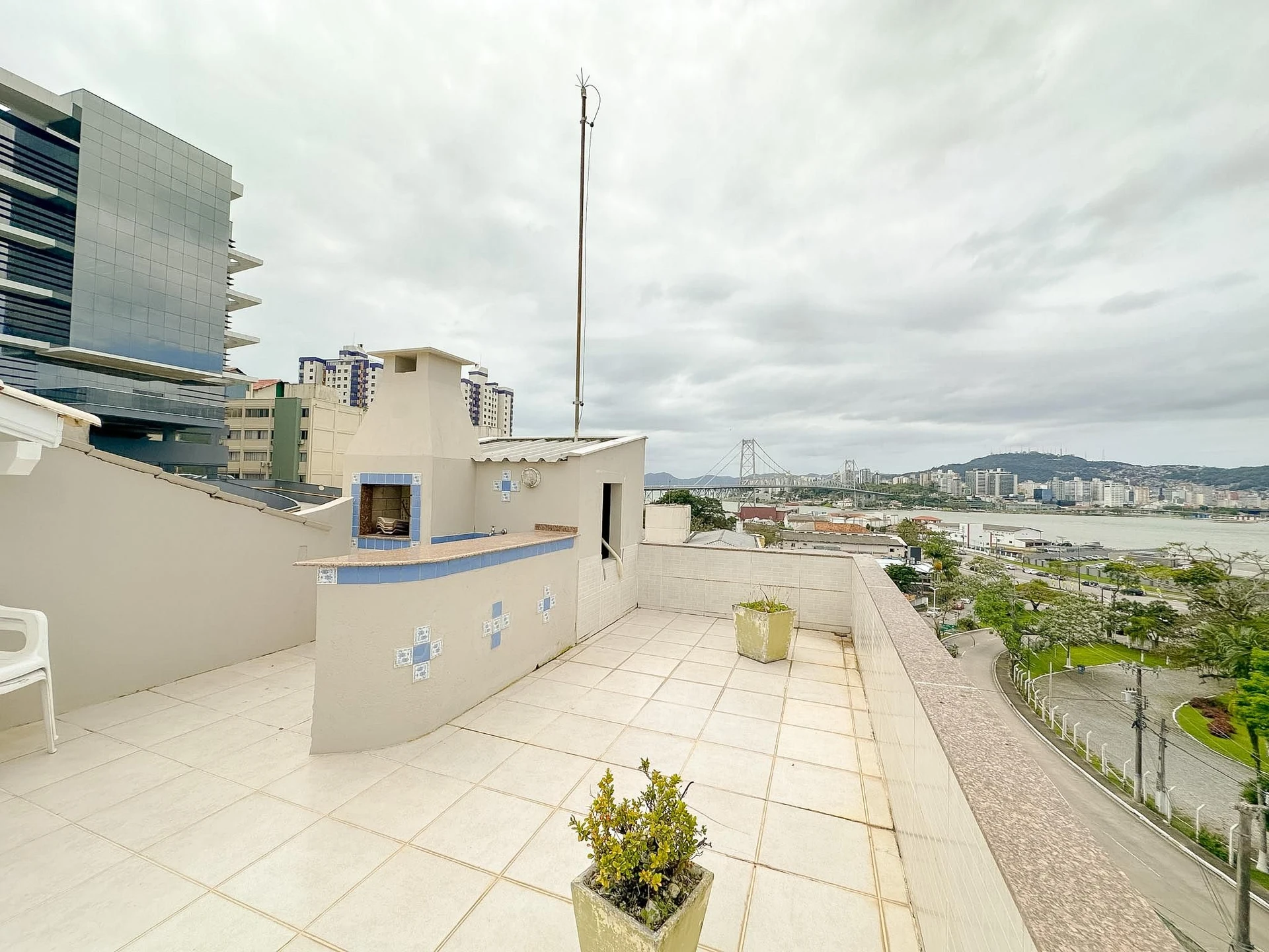 Furnished house, 250 m², with a bathtub — photo 65