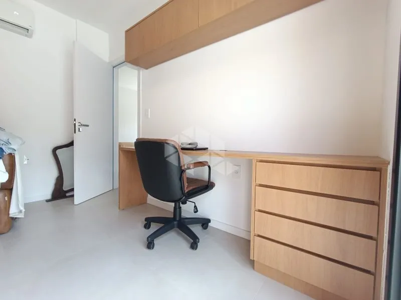 Apartamento amueblado de 2 habitaciones con jardín privado — photo 18