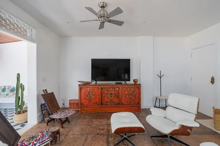 Furnished apartment with 3 bedrooms and an open-plan kitchen — photo 12