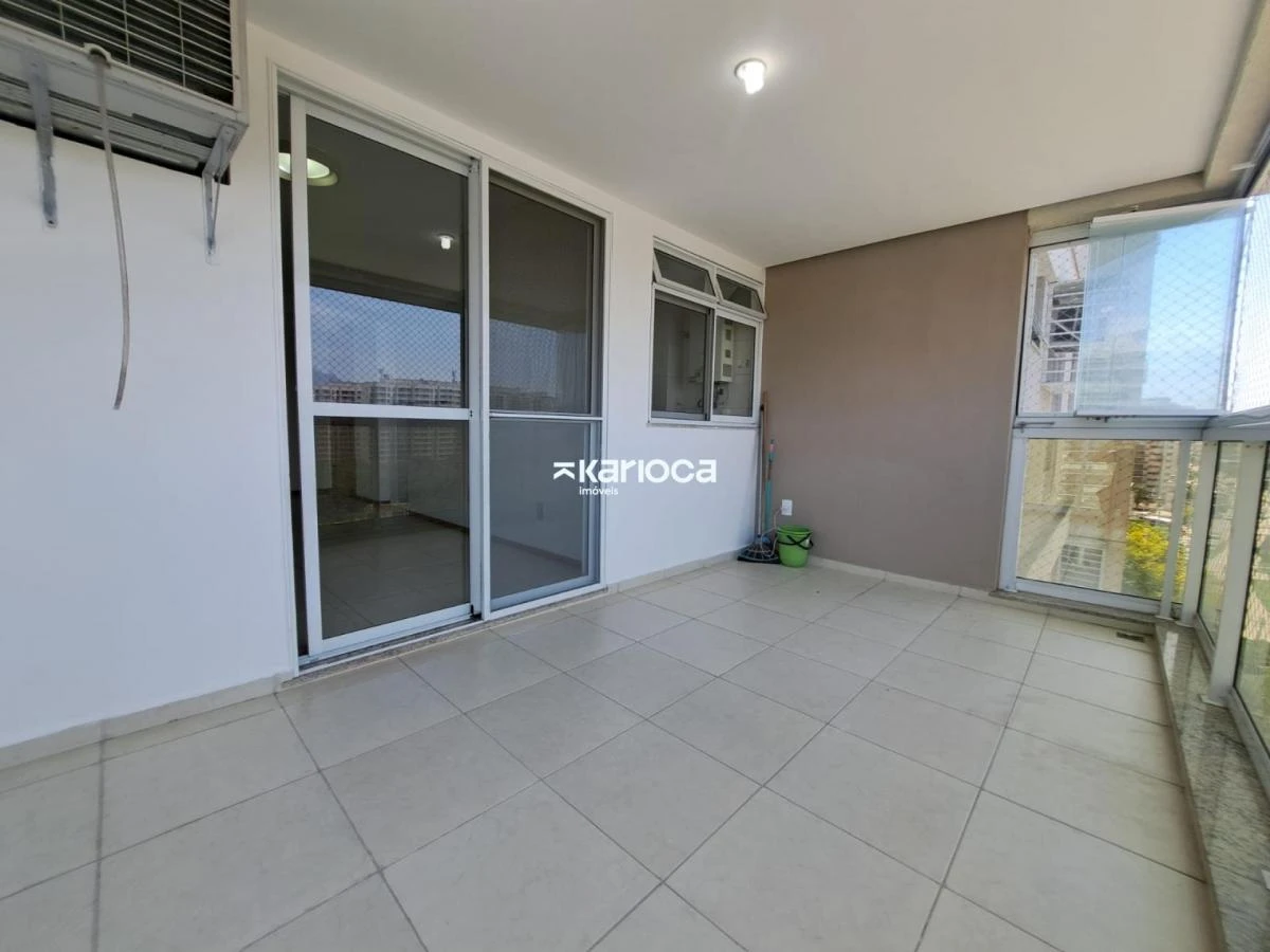 Glass-enclosed balcony in a 3-bedroom apartment, 75 m² — photo 19