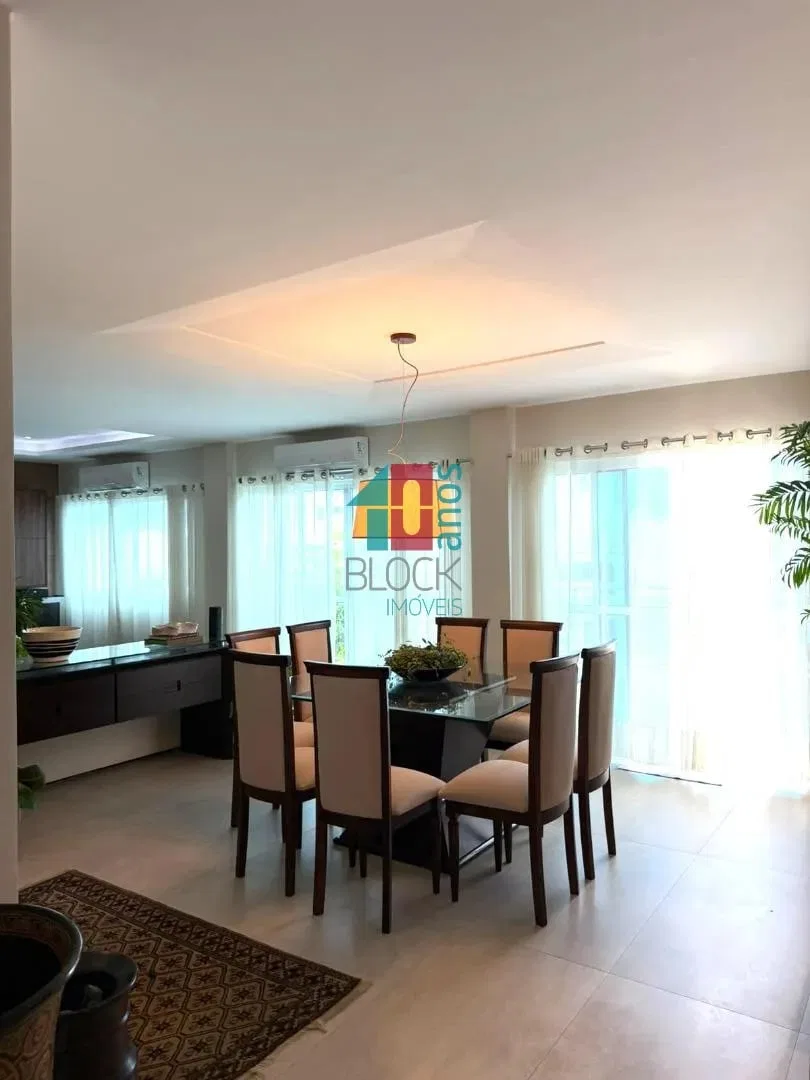 Furnished 361 m² apartment with 4 en-suite bedrooms — photo 21