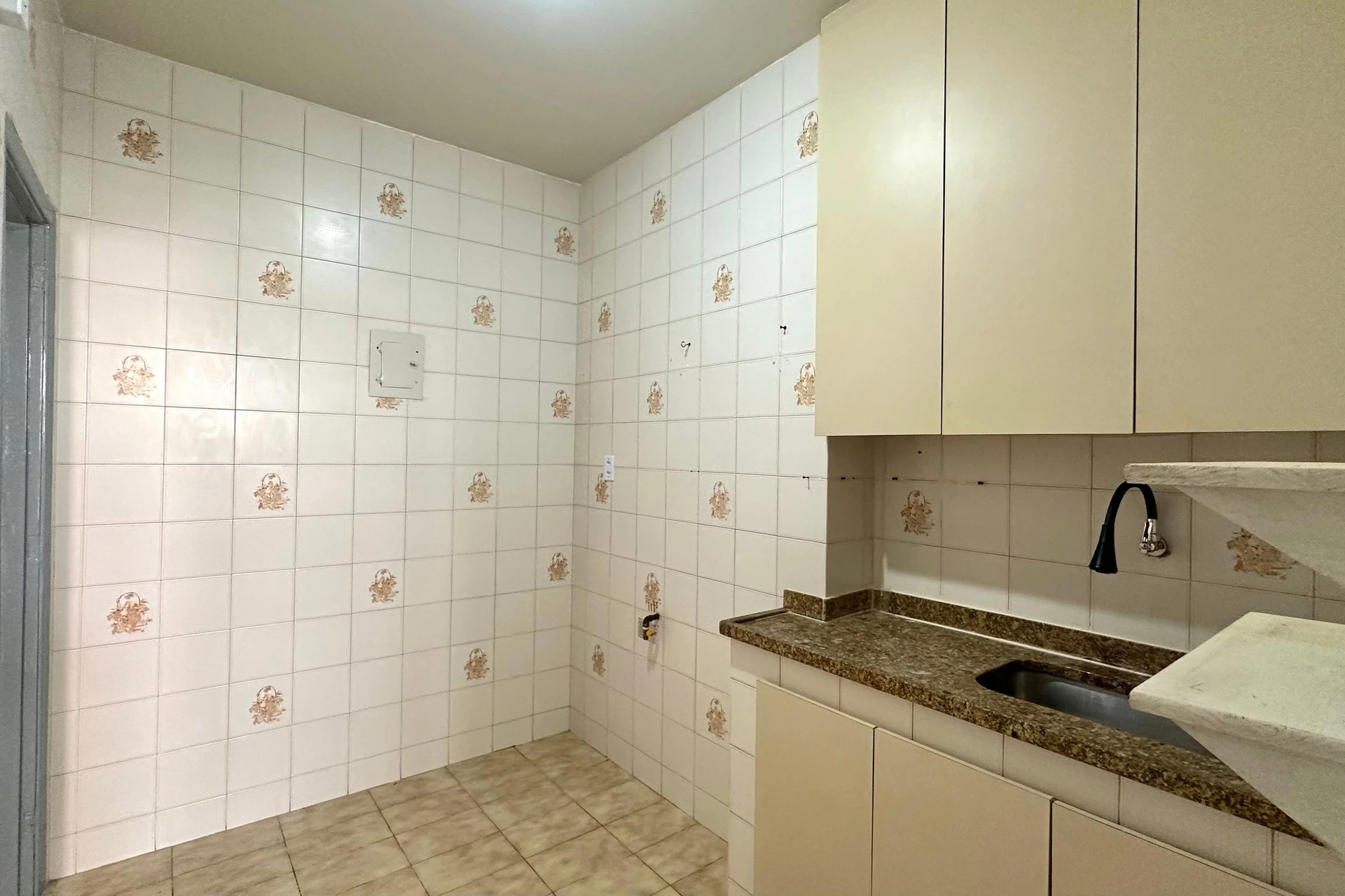 Квартира з 2 спальнями та 1 ванною і 1 паркомісцем — photo 16