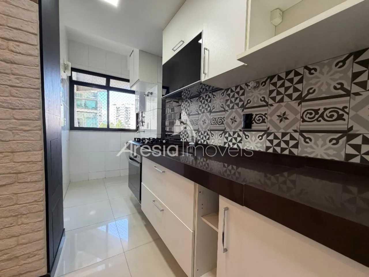 2-bedroom apartment with open-plan gas kitchen — photo 2