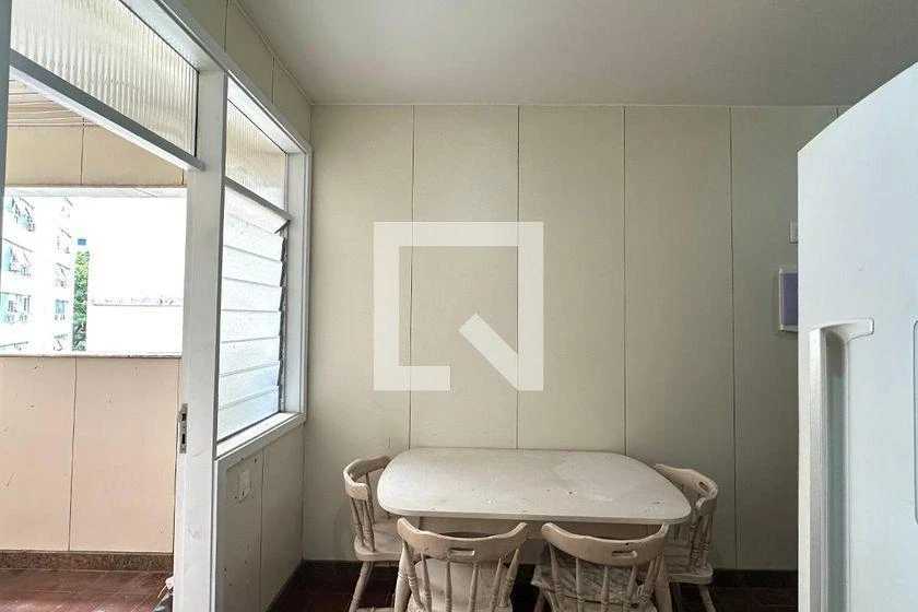 Glass-enclosed balcony in a 4-bedroom apartment, 113 m² — photo 16