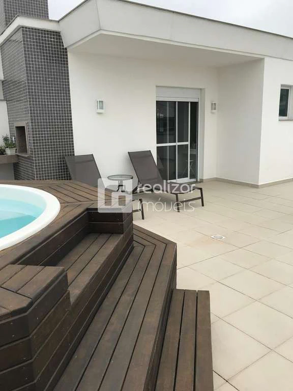 304 m² unfurnished apartment with 3 bedrooms — photo 4