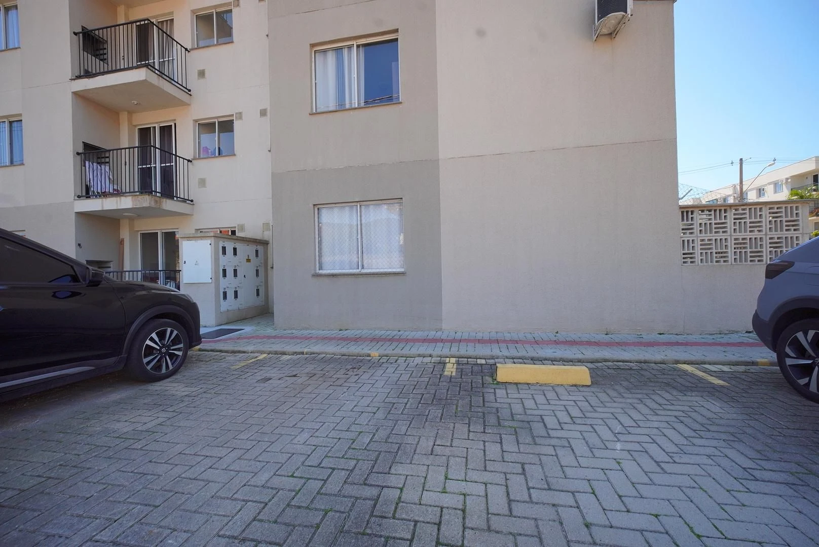 1-bedroom apartment with balcony and mountain view — photo 18