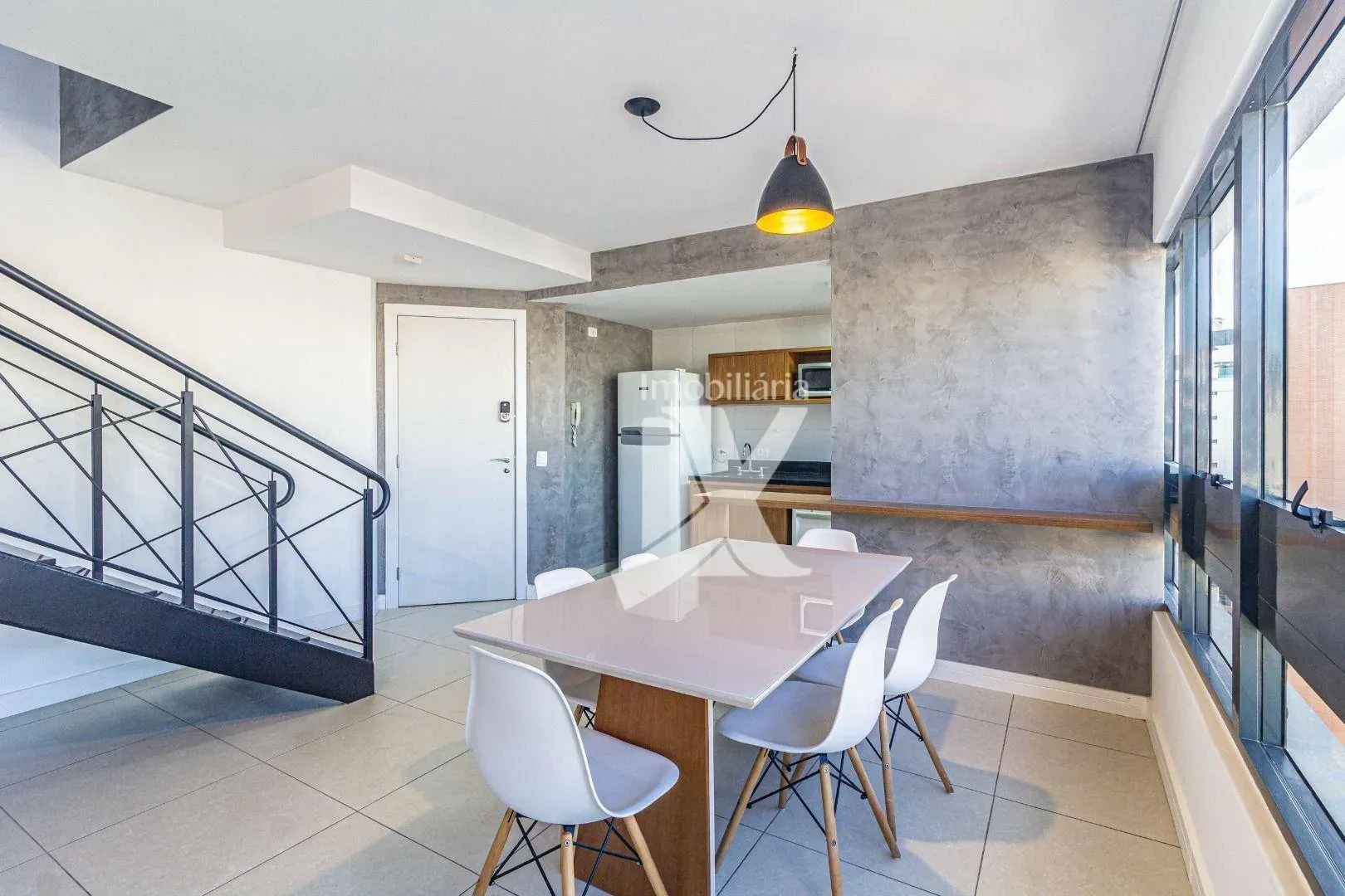 Furnished 2-bedroom apartment with open-plan kitchen — photo 9