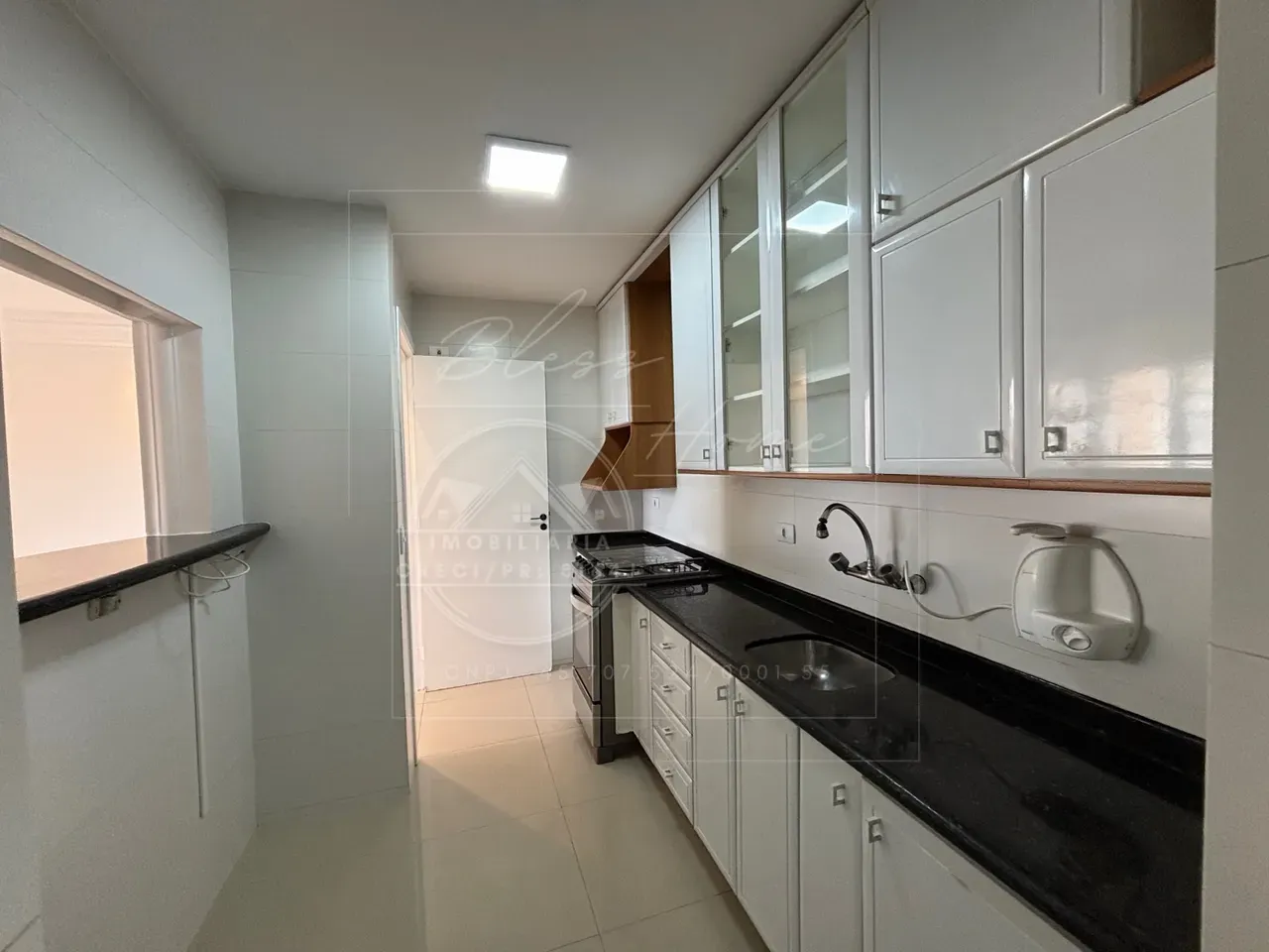 3-bedroom apartment with a closed kitchen and 2 bathrooms — photo 31