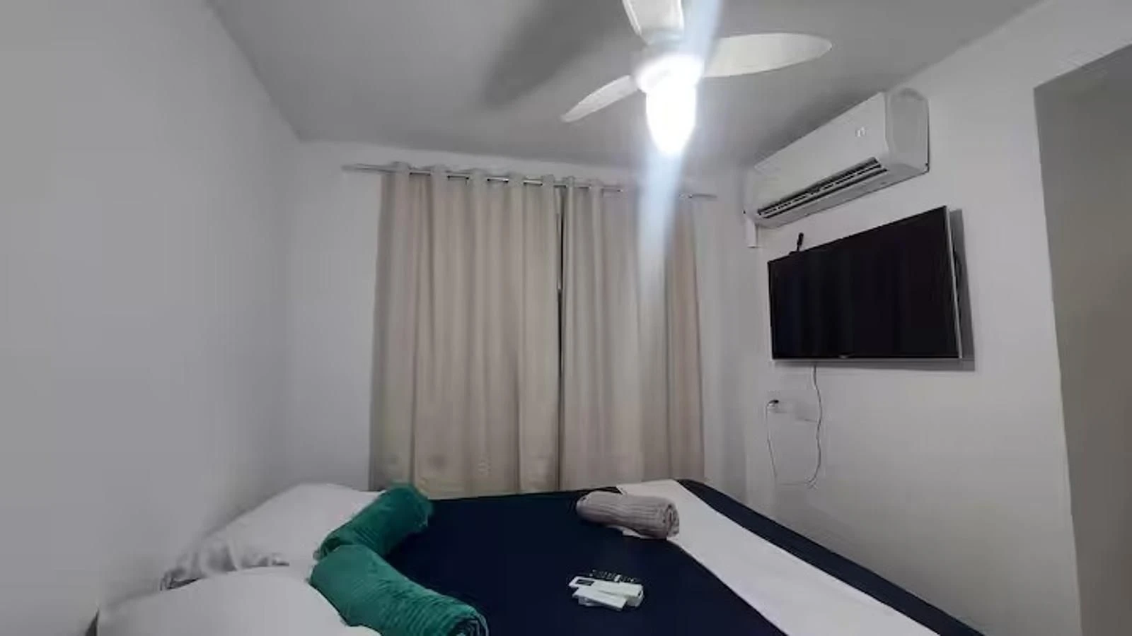 2-bedroom apartment with balcony and laundry area — photo 9