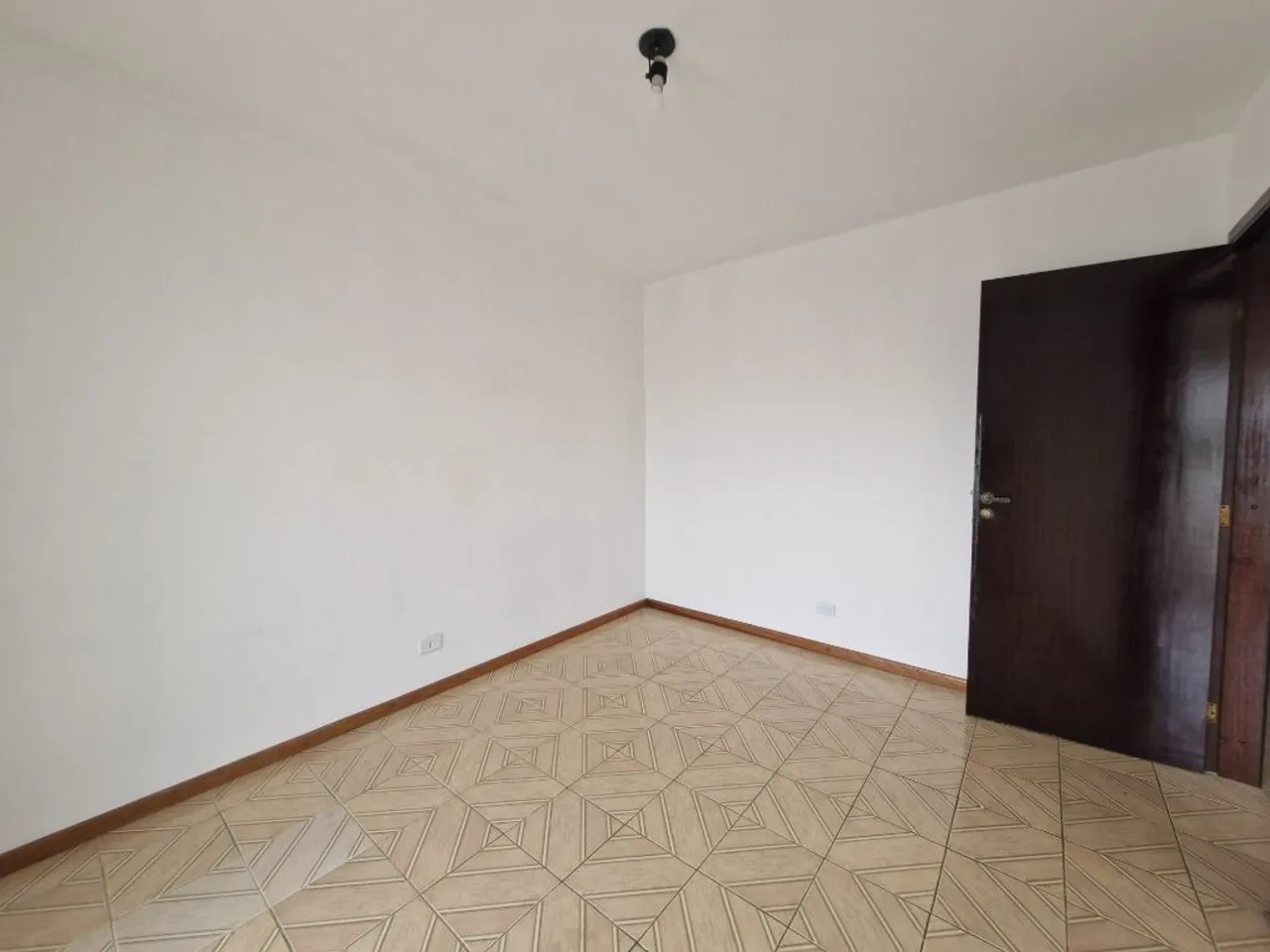 House with 3 bedrooms, 1 bathroom and 2 parking spots — photo 11