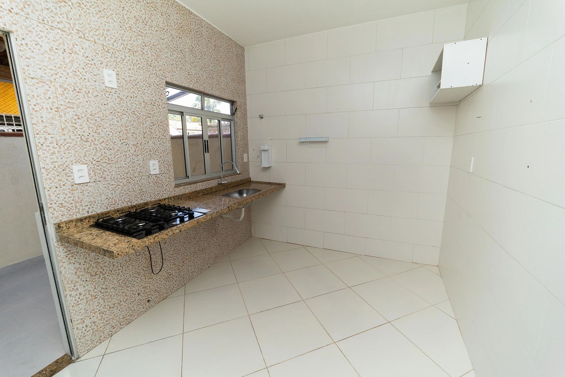 2 quartos e jardim: casa de 80 m²