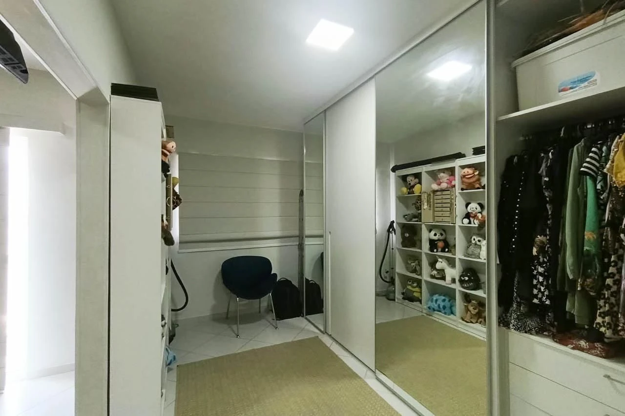 Home office in a 2-bedroom house, 280 m² — photo 15