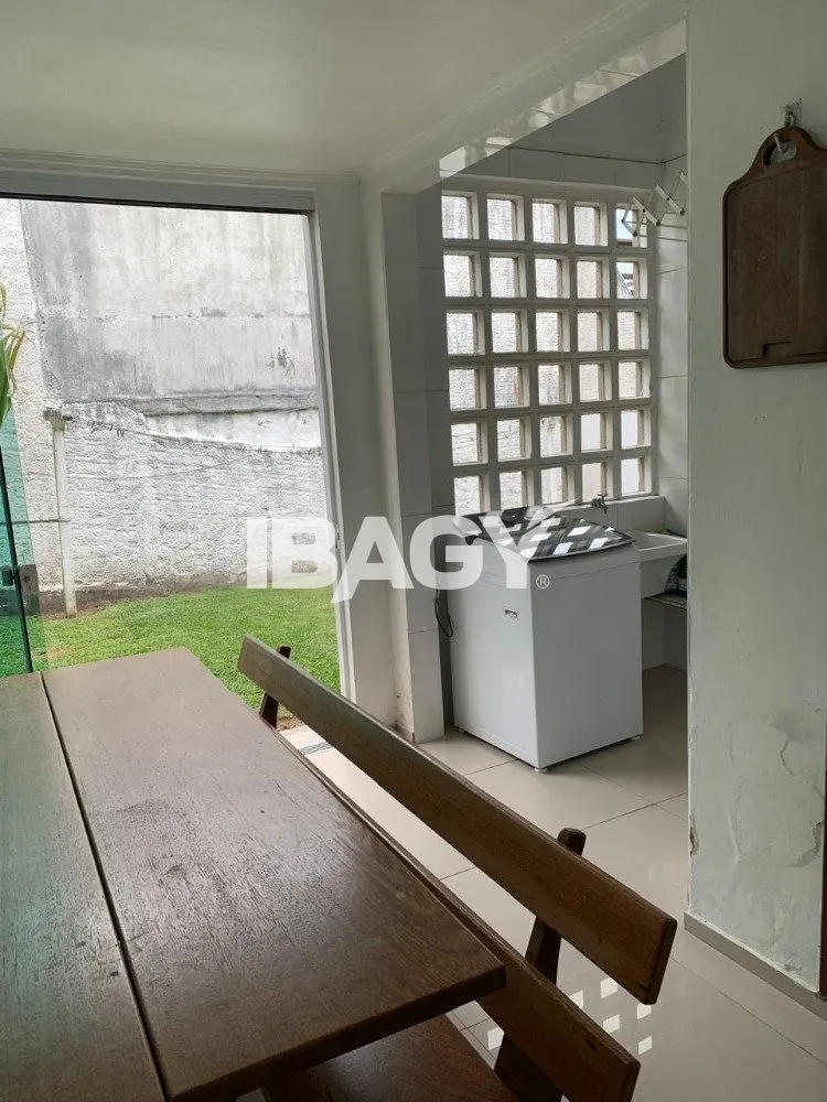 House with 4 bedrooms and 380 m², 2 parking spots — photo 36