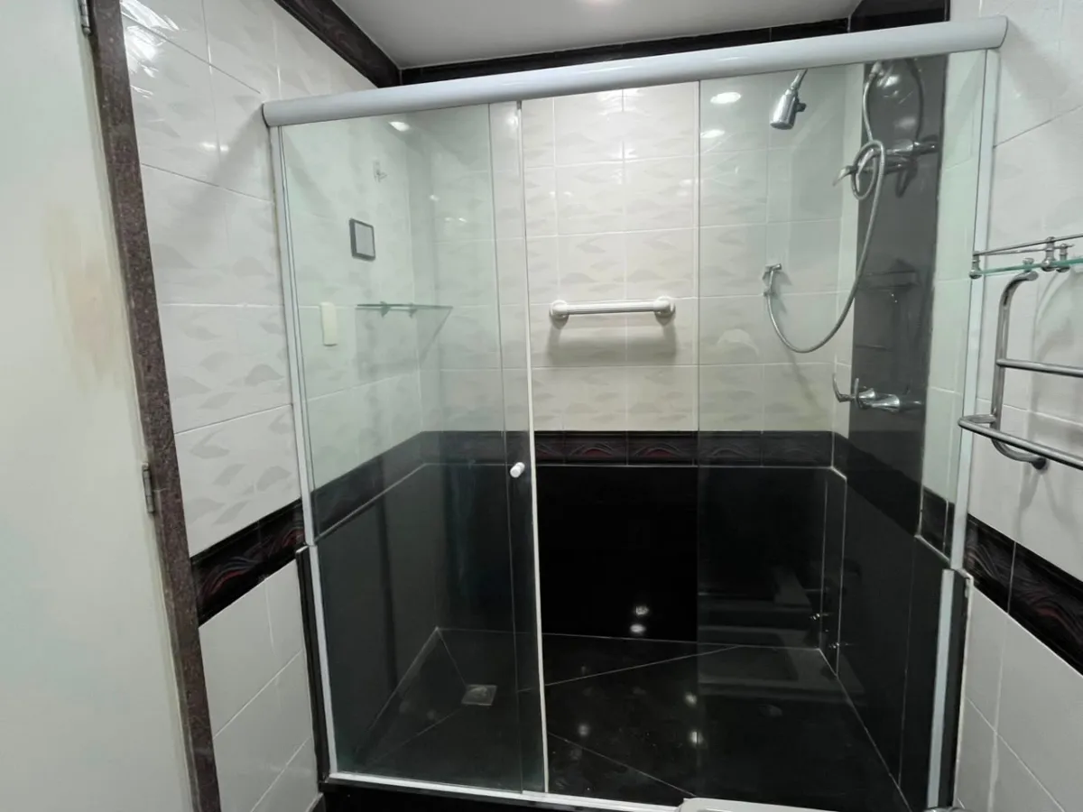 Панорамні вікна та 4 спальні: квартира 217 м² — photo 22