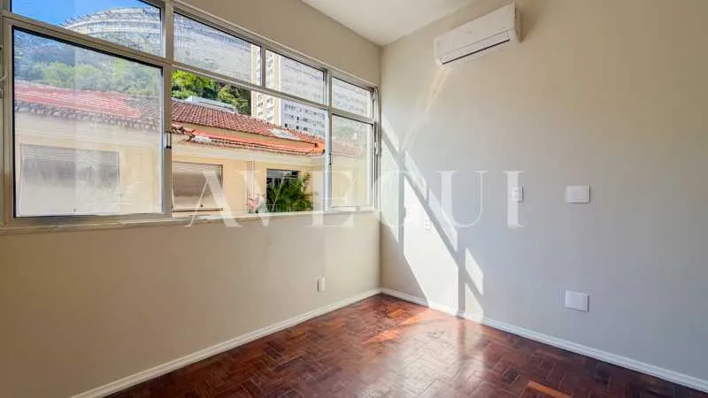 Дерев'яна підлога або ламінат та 2 спальні: квартира 65 м² — photo 2