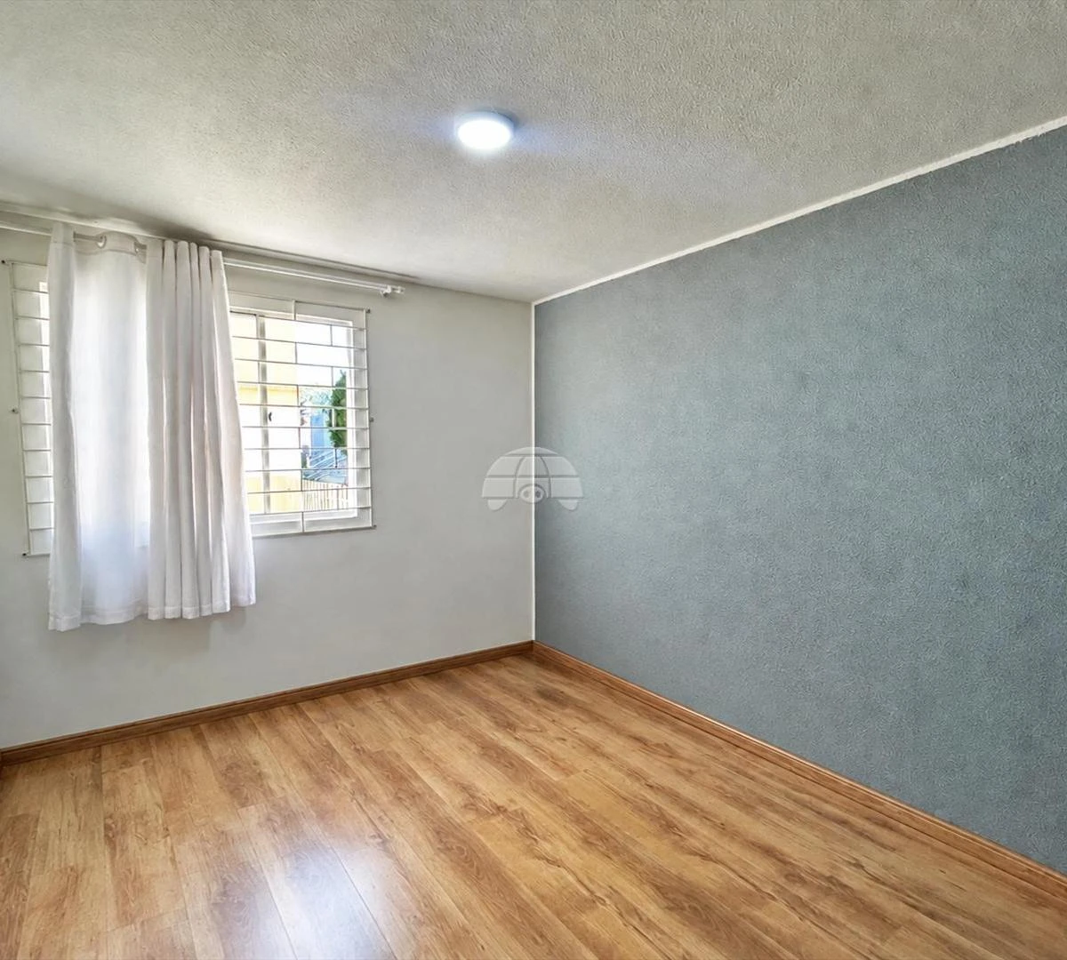 3-bedroom apartment with wood or laminate floors in Curitiba — photo 5