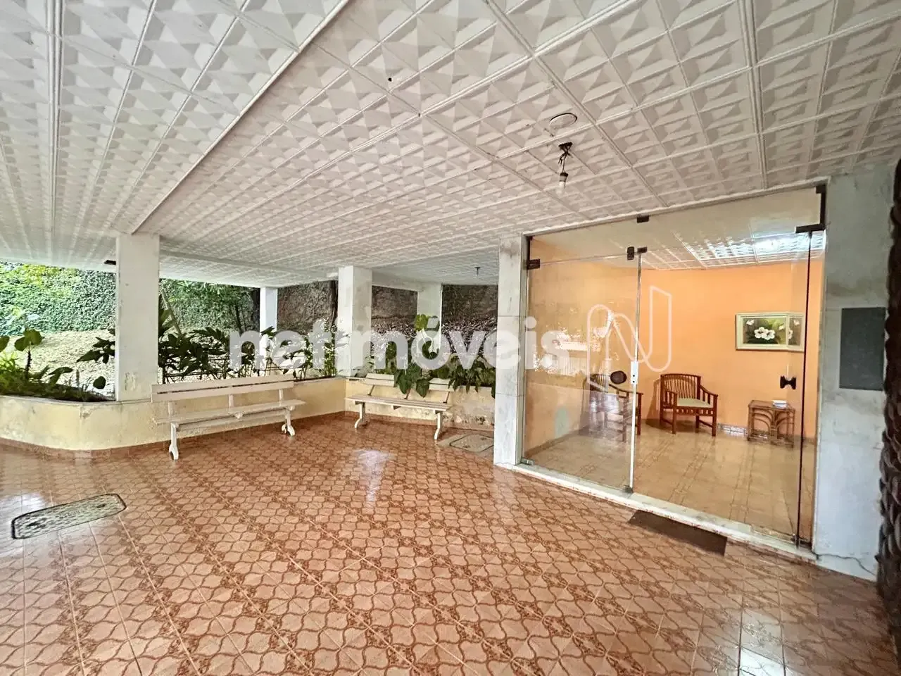 2-bedroom apartment with balcony and private garden