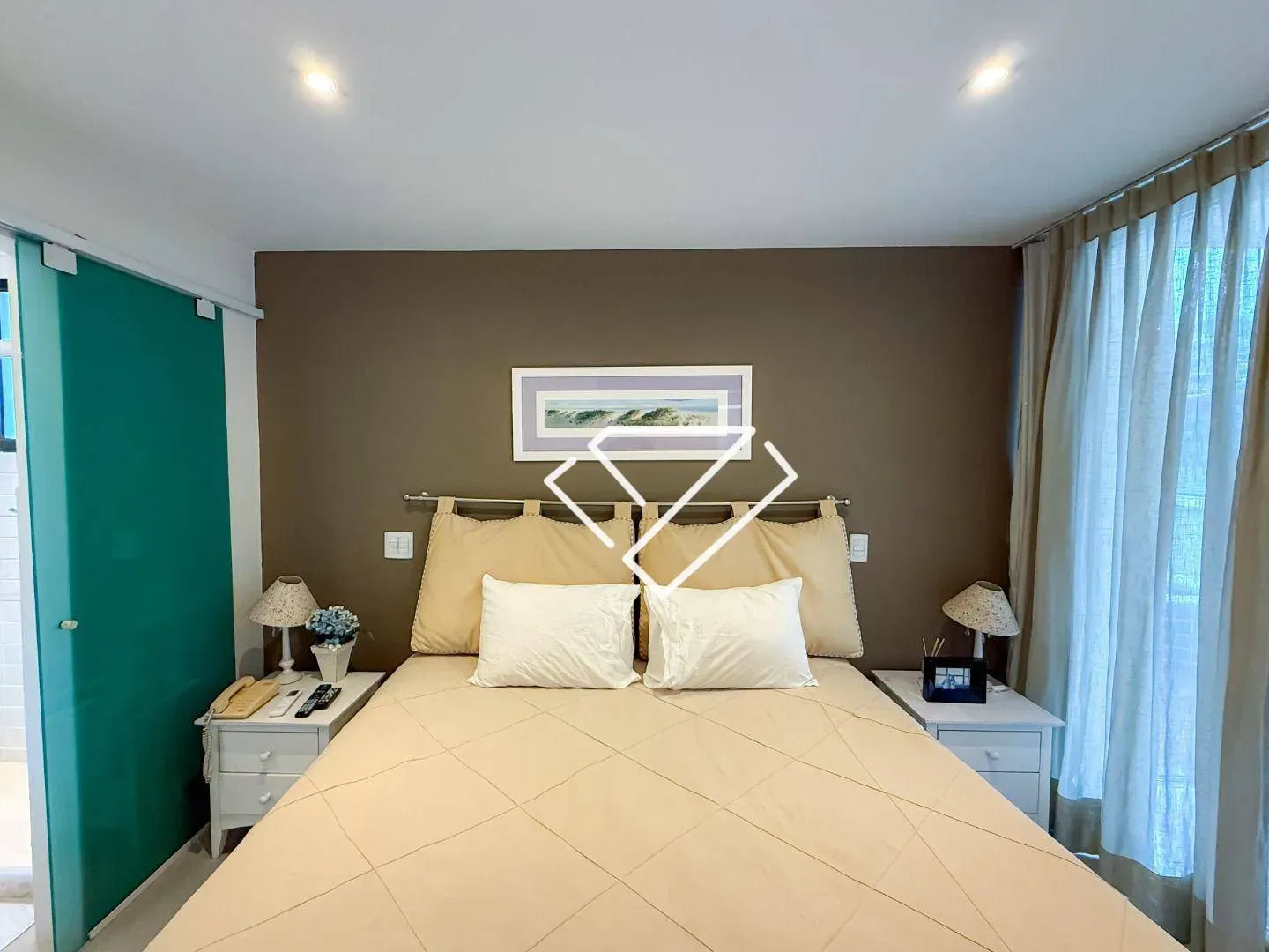 Furnished 4-bedroom apartment on the 6th floor — photo 15
