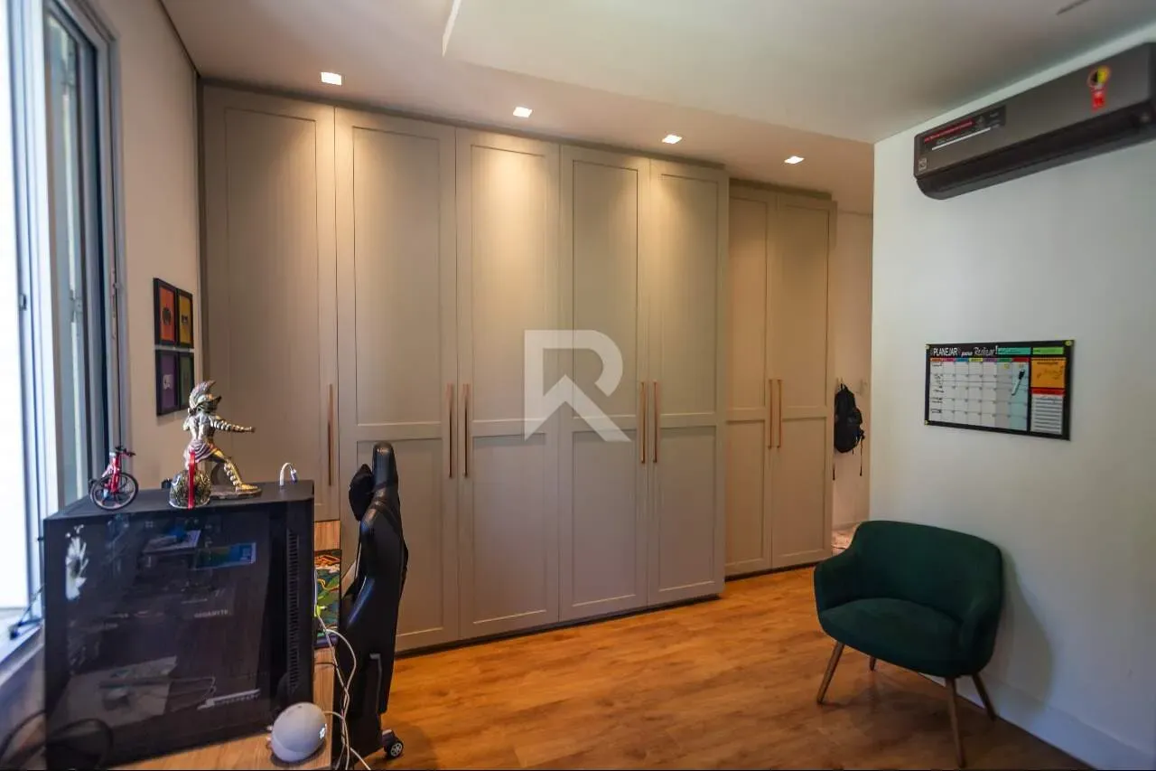 House with 4 en-suite bedrooms and private BBQ — photo 27