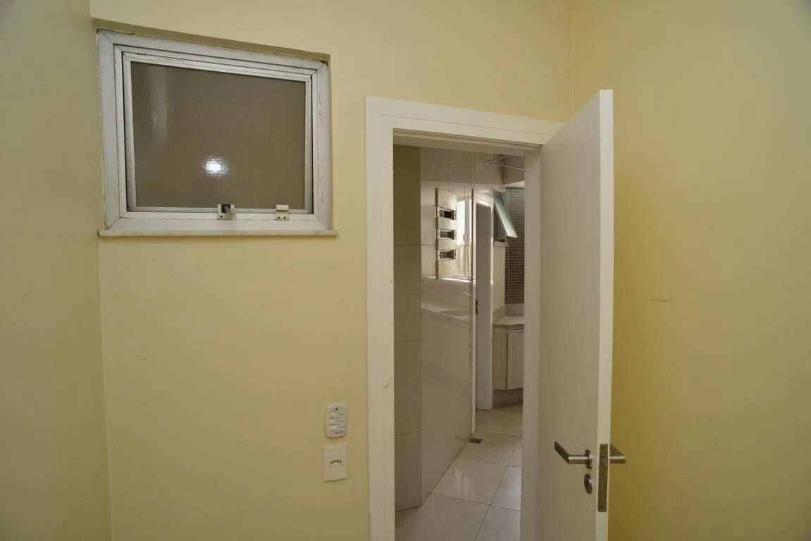 Ванна та 4 спальні: квартира 300 м² — photo 65