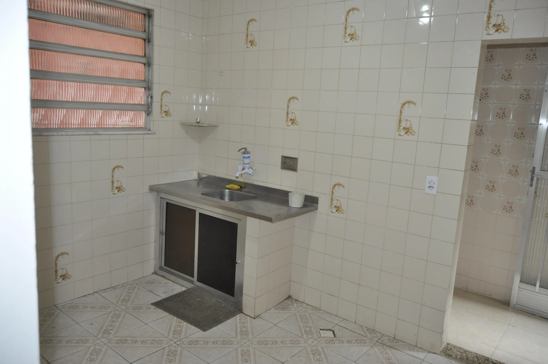 Casa, 50 m², com jardim