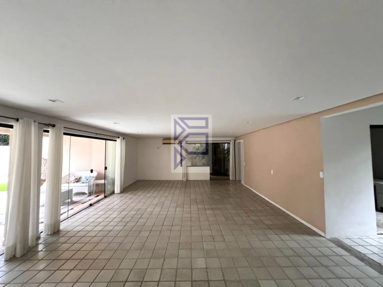 Casa com 5 quartos e 5 banheiros, vaga para 5 carros — photo 14