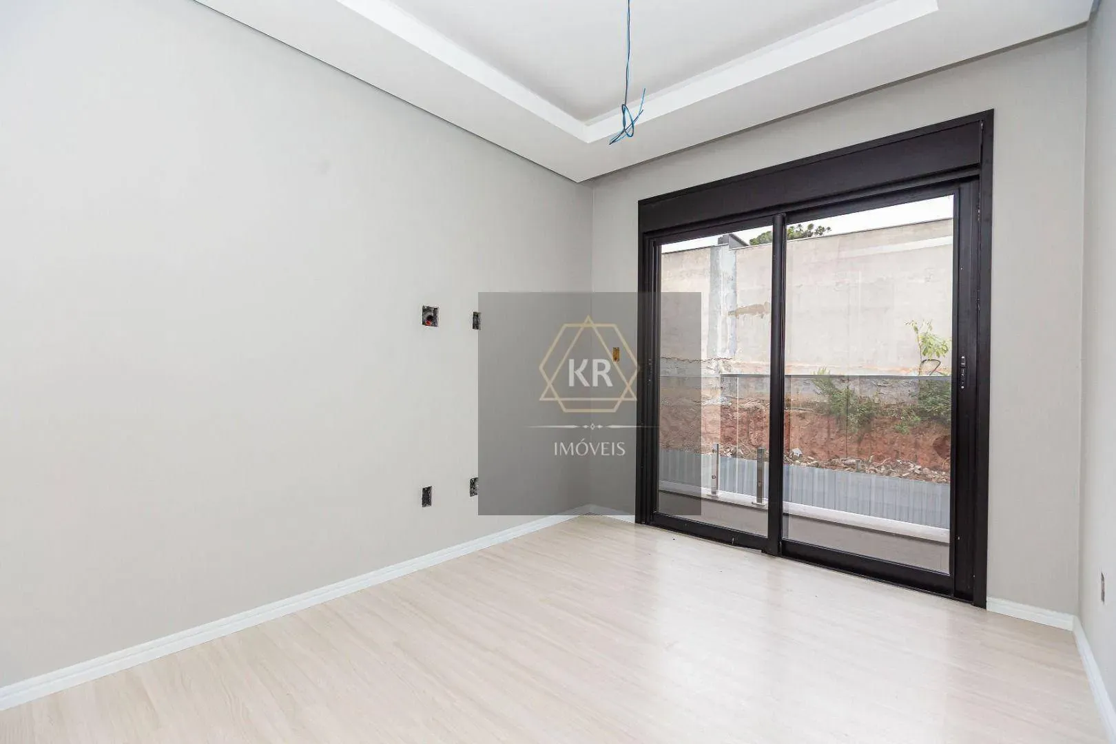 Casa com janelas do piso ao teto, Santa Felicidade — photo 22