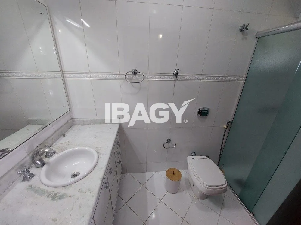 House for rent with 6 bedrooms, 5 suites and 7 bathrooms — photo 33