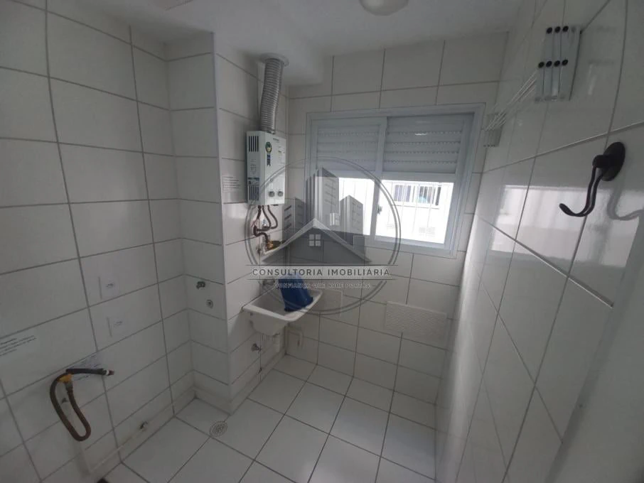 Apartamento de 1 quarto com piso de madeira ou laminado — photo 12