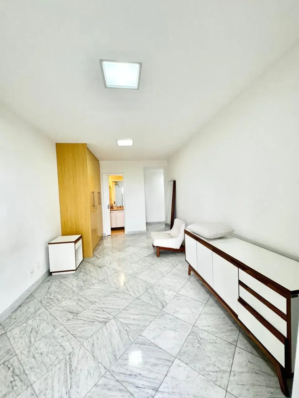 Apartamento mobiliado com 4 quartos e 5 banheiros — photo 13