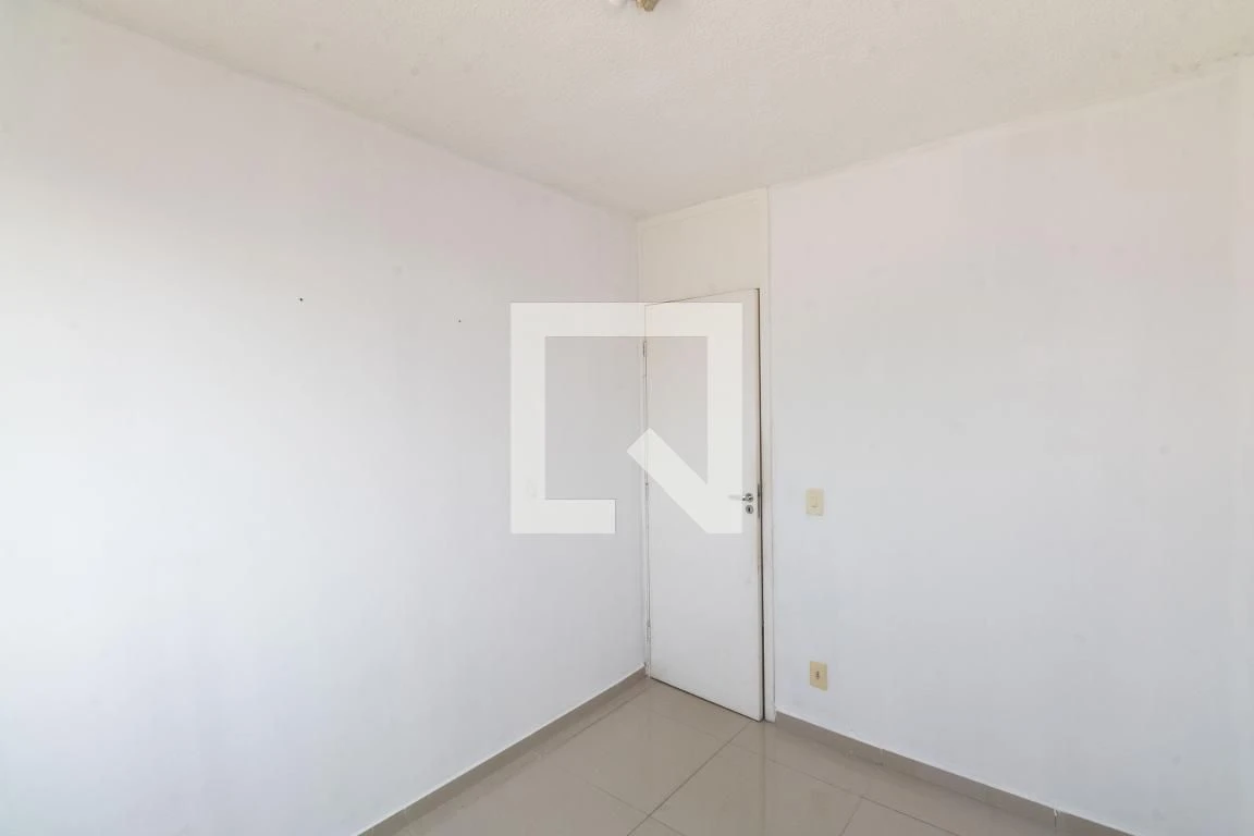 Apartamento sem mobília com churrasqueira na varanda — photo 32