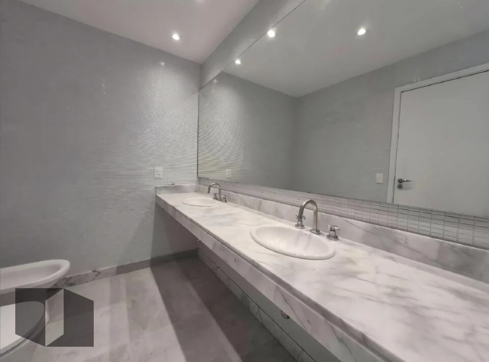 Apartamento de 575 m² com 5 suítes e 4 vagas — photo 2