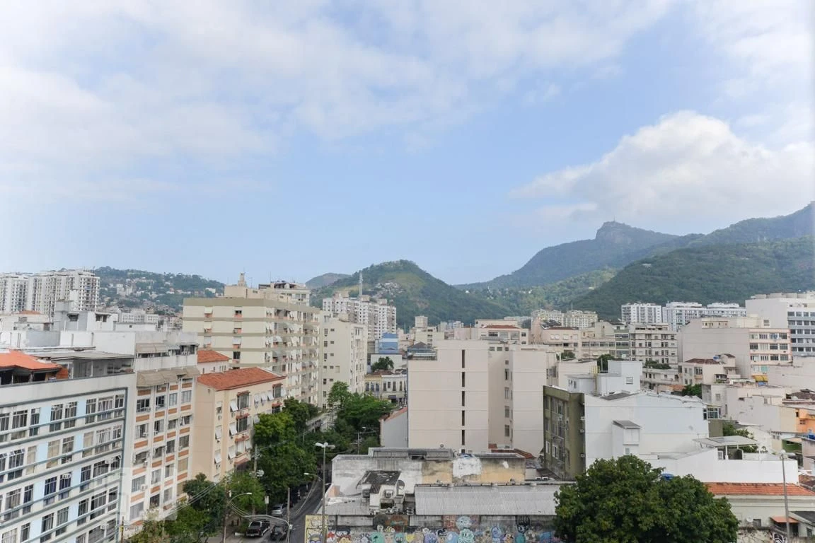 3-bedroom apartment with a mountain view — photo 5