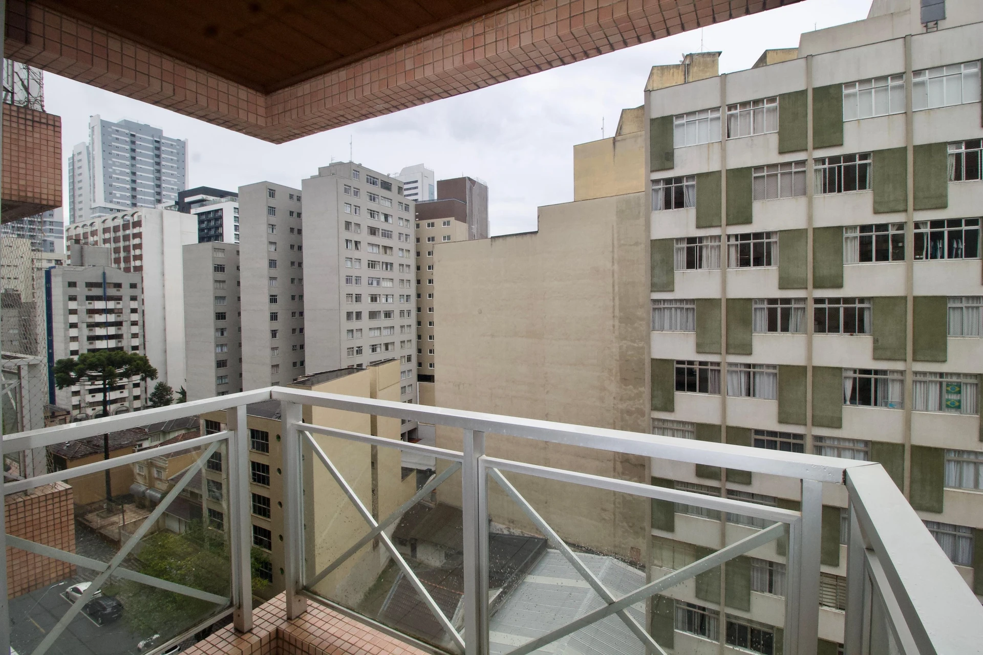 Furnished 1-bedroom apartment with a balcony — photo 18