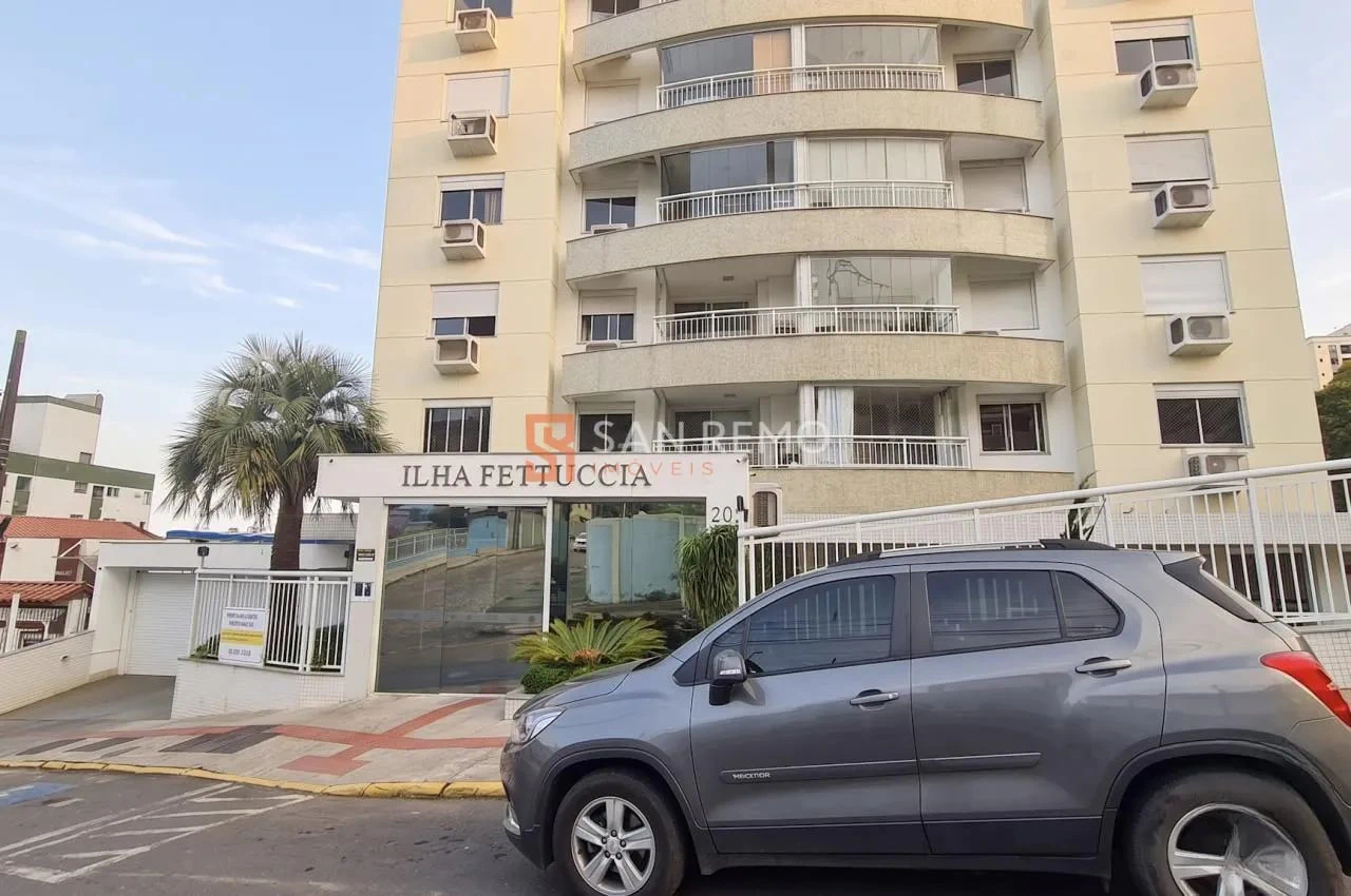 3-bedroom apartment in a building with a pool — photo 26