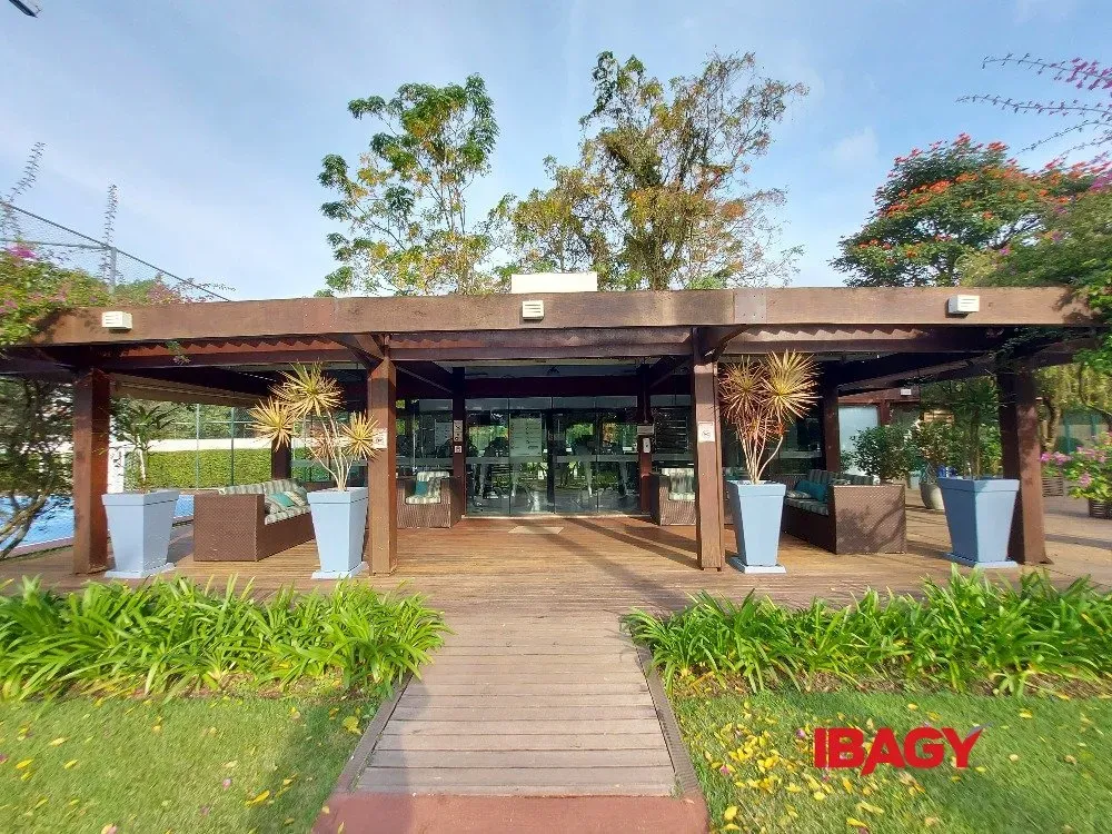 Furnished apartment with 2 bedrooms and 79 m² — photo 57
