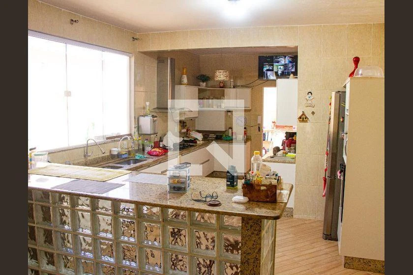180 m² house with 3 bedrooms, 5 bathrooms, and parking — photo 46