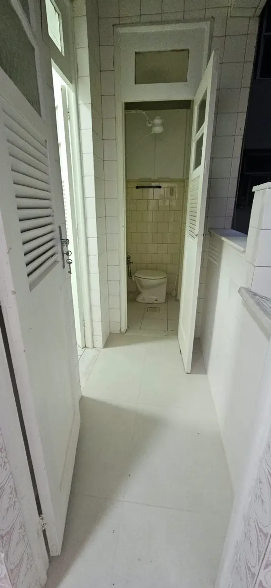 Apartamento de 2 quartos com piso de madeira ou laminado — photo 16