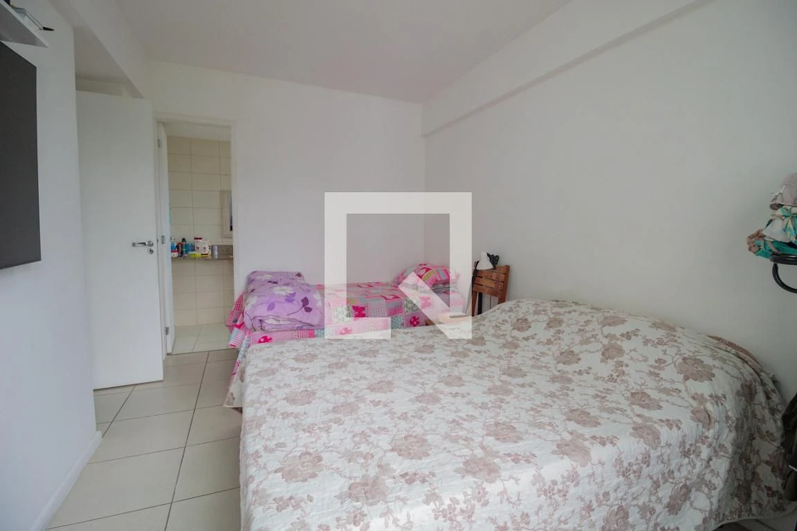 Furnished apartment with 2 bedrooms and a balcony — photo 30