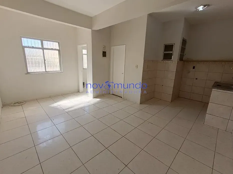 Unfurnished house with 2 bedrooms, 1 bathroom and balcony — photo 2