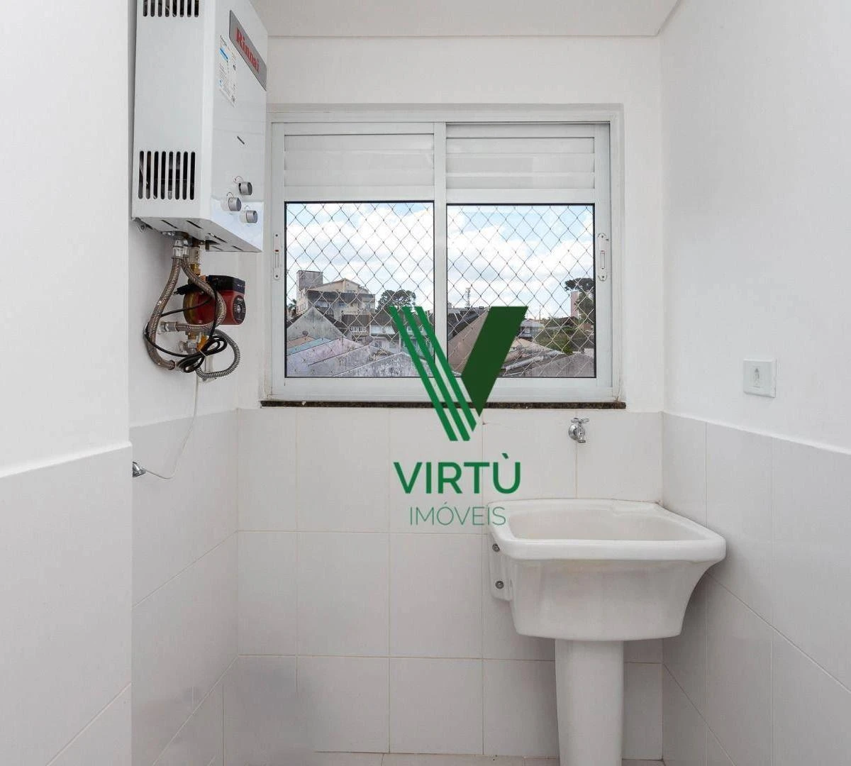 Apartment, 80 m², with a glass-enclosed balcony — photo 23