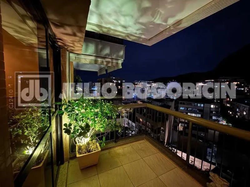 Apartment with balcony and city and mountain views, 1 parking spot — photo 17