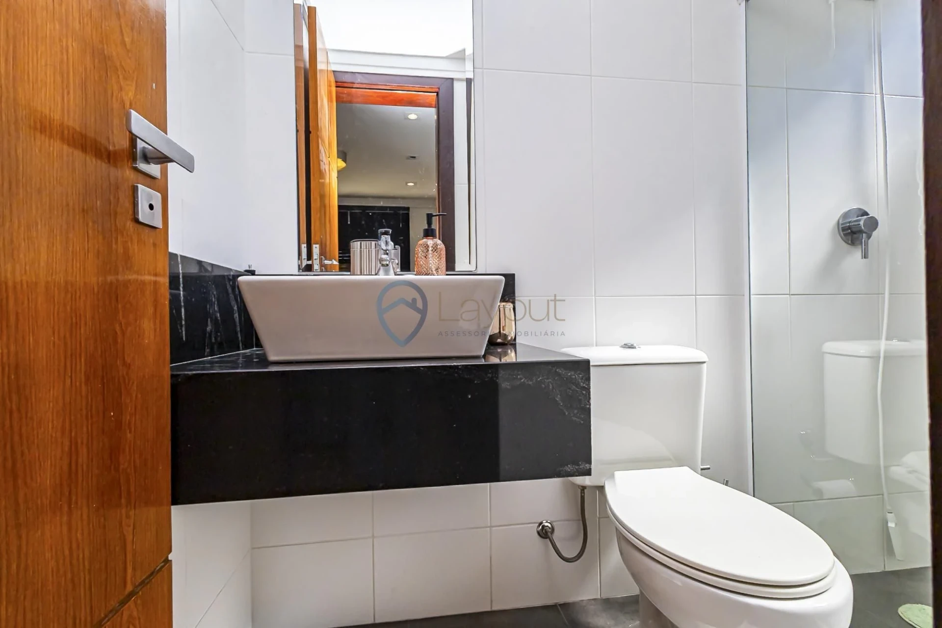 Рабочее место и 4 спальни: дом 381 м² — photo 28