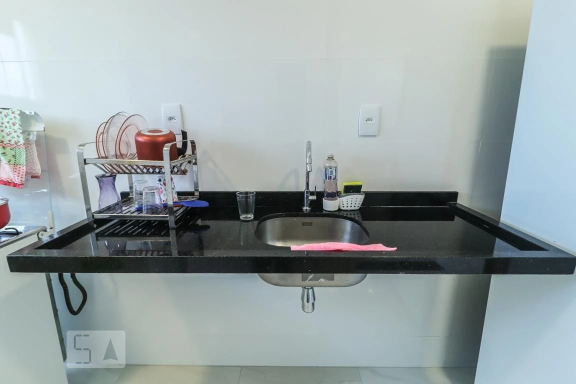 2-bedroom apartment in a building with a gym — photo 17