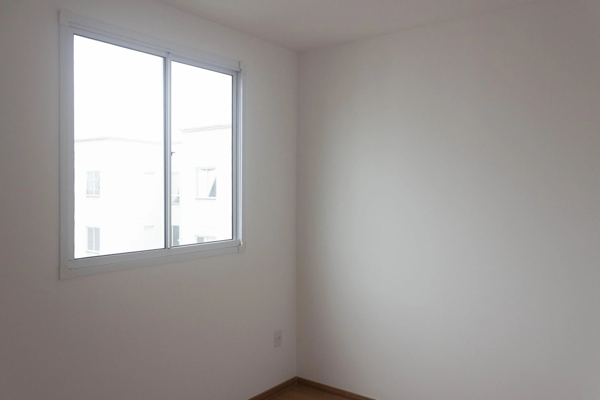 Деревянный пол или ламинат и 2 спальни: квартира 44 м² — photo 29
