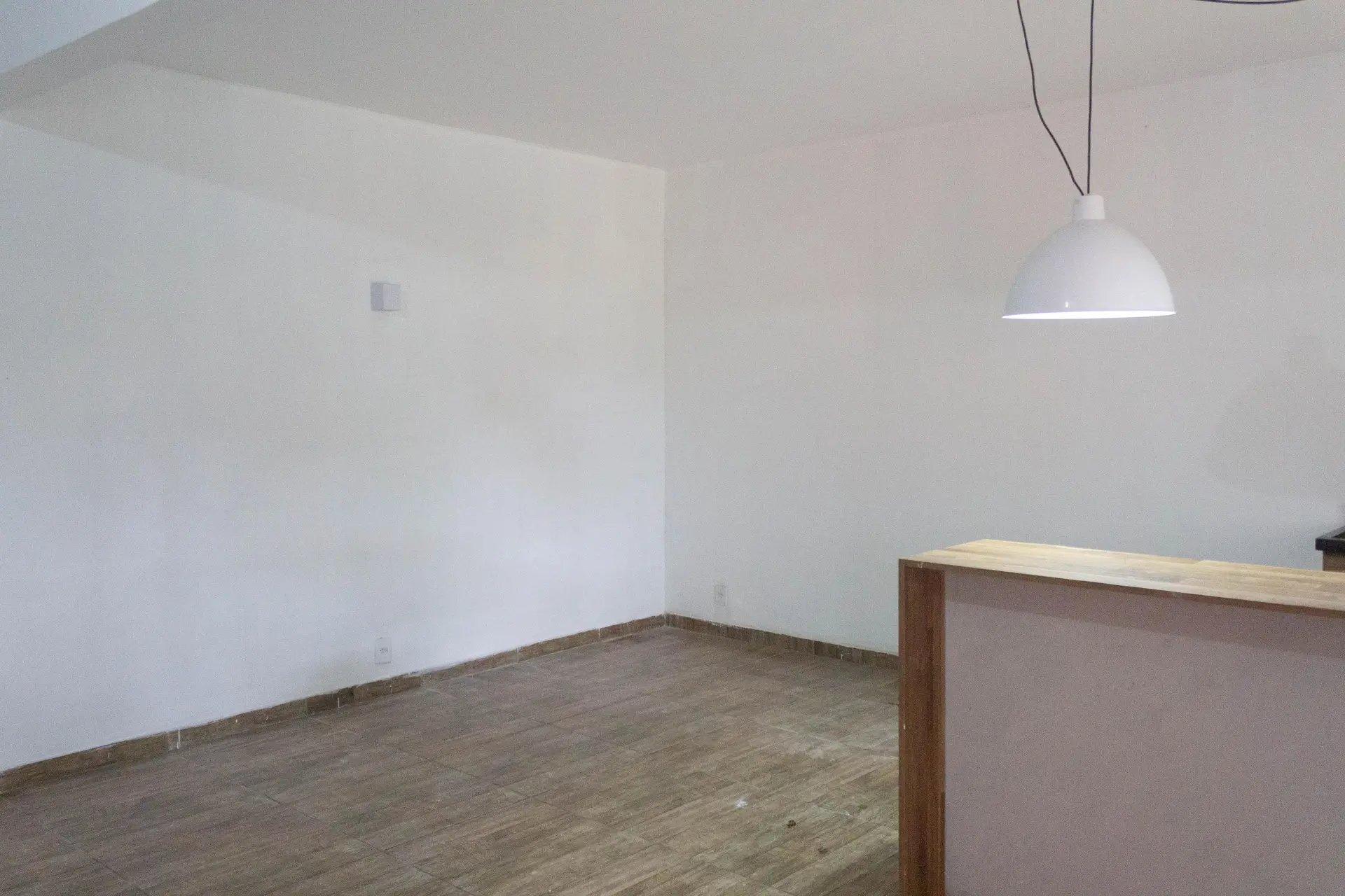 Furnished house, 750 m², with a glass-enclosed balcony